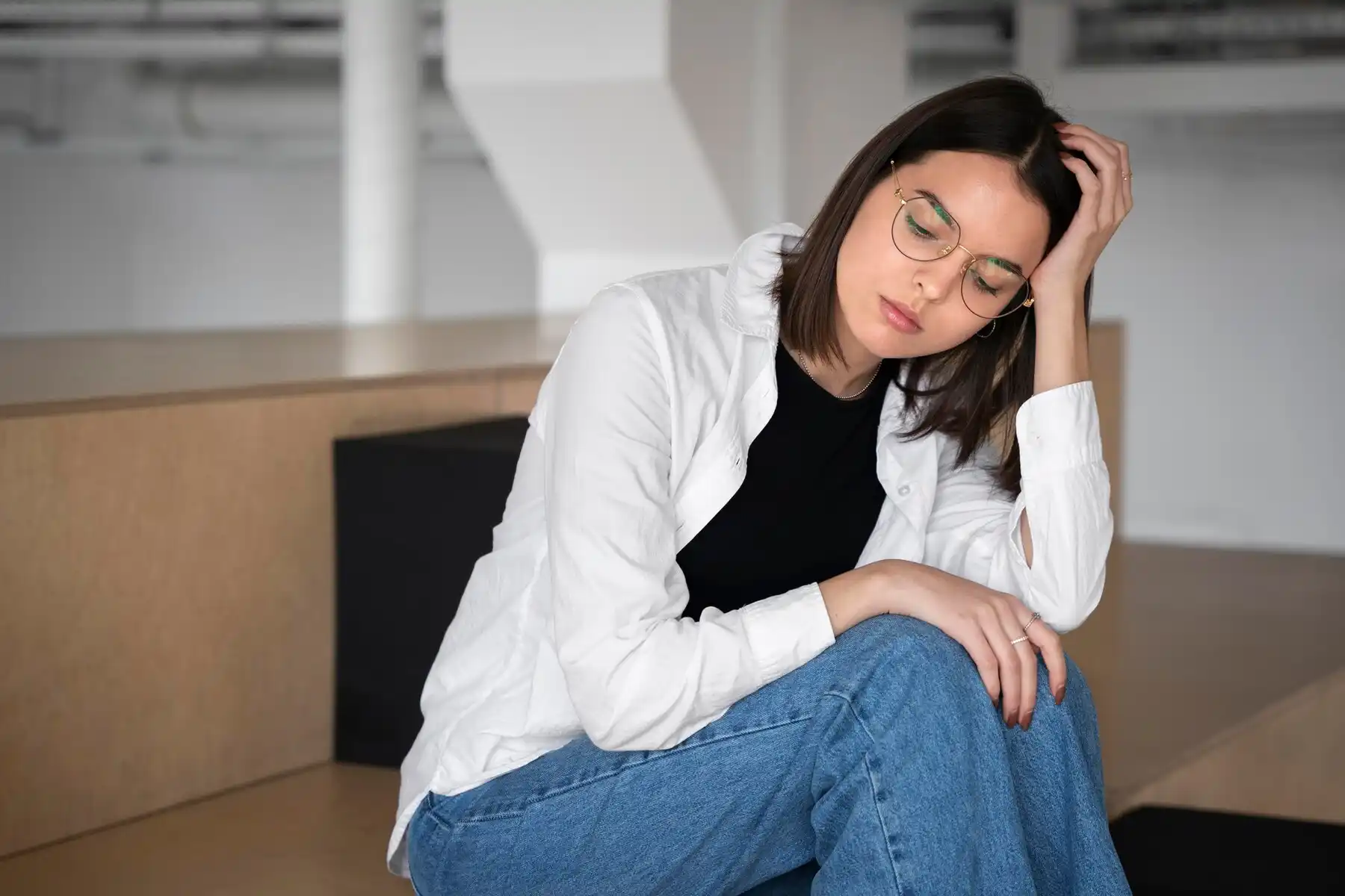 7 Tanda Perempuan Tidak Bahagia yang Sering Diabaikan Pasangannya